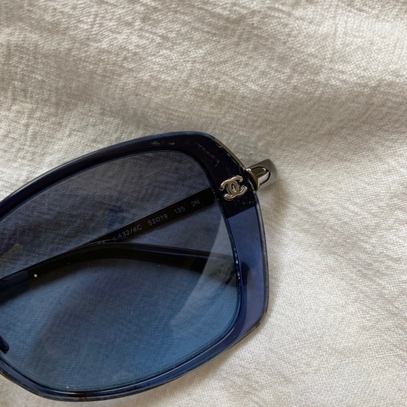 Chanel Sunglasses - Picture 2 of 6